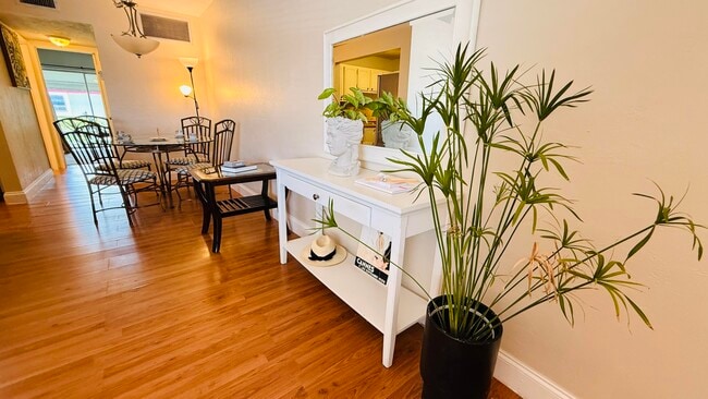 Photo - 2102 Lake Osborne Dr Unit 17