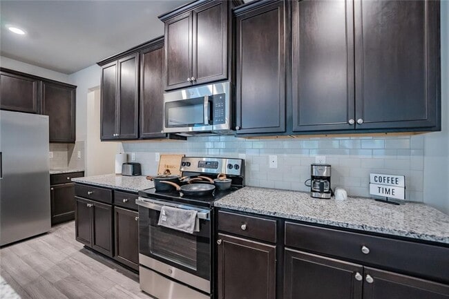 Photo - 454 Burgundy Terrace SE