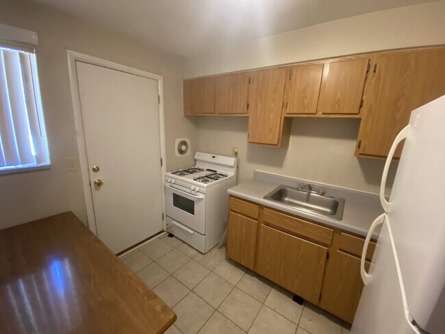 Photo - 8 Marvin Gdns Unit 8-A