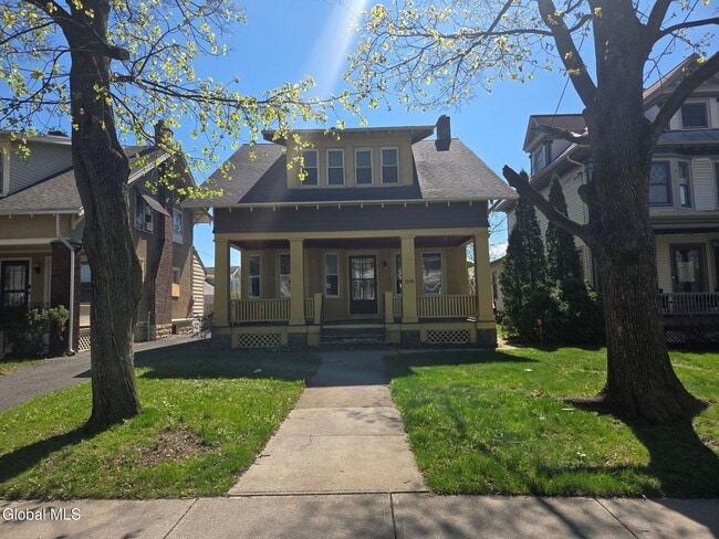 Building Photo - 1594 Union St Unit 1st Flr