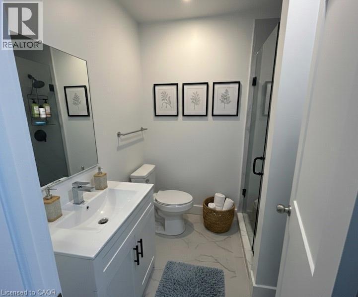 Photo - 259 John St S