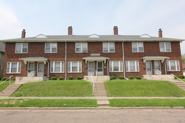 Photo - 2828 Dubuque St Townhome