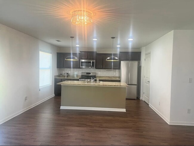 Photo - 4599 Woodford Cir
