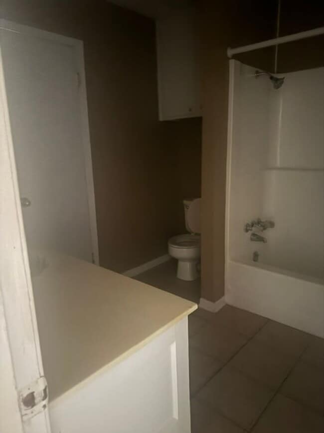 Photo - 510 Rosedale Dr Unit a