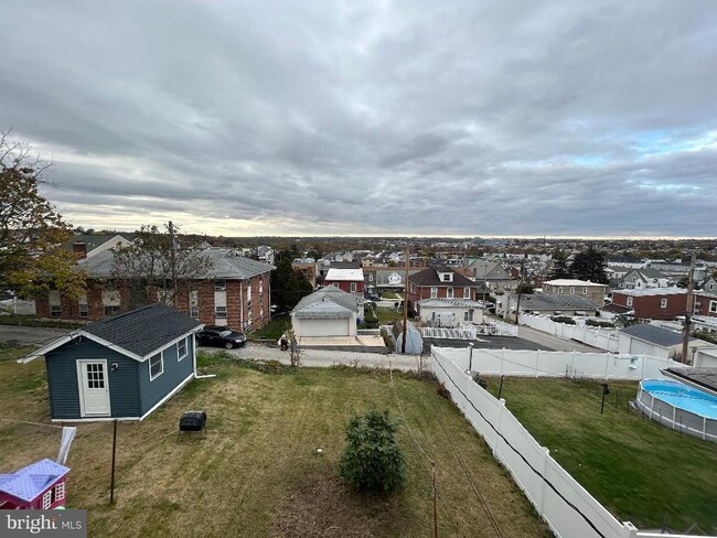 Photo - 625 Grove St