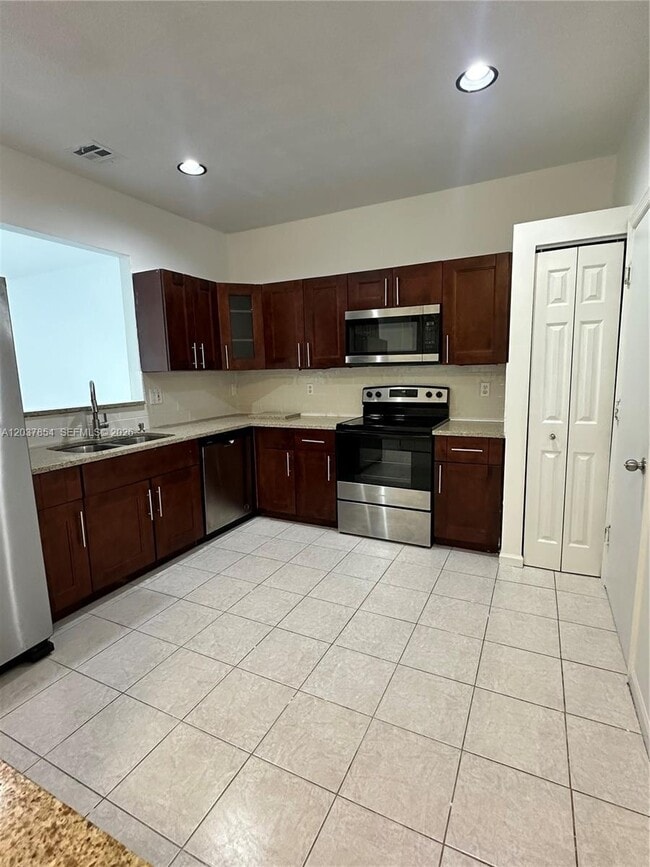 5541 NW 90th Terrace