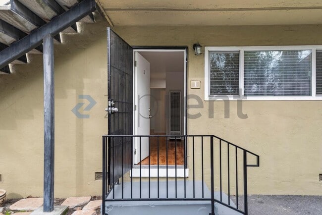 Photo - 1371 Vía Dondera