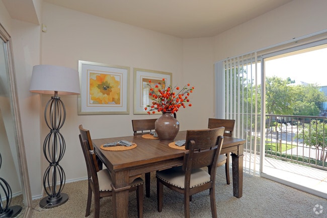 1BR - 793 SF - Dining Area