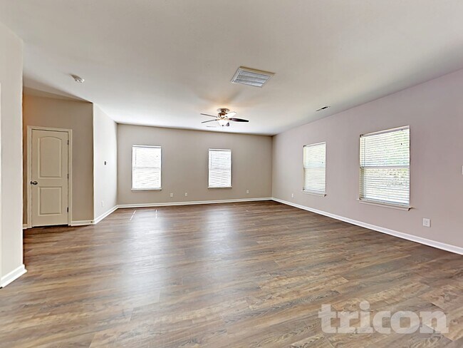Photo - 917 Leatherstone Ln