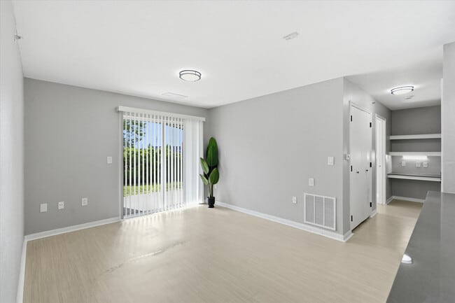 Villas at North Oak