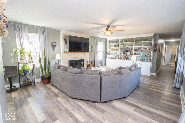 Photo - 1799 Conner St