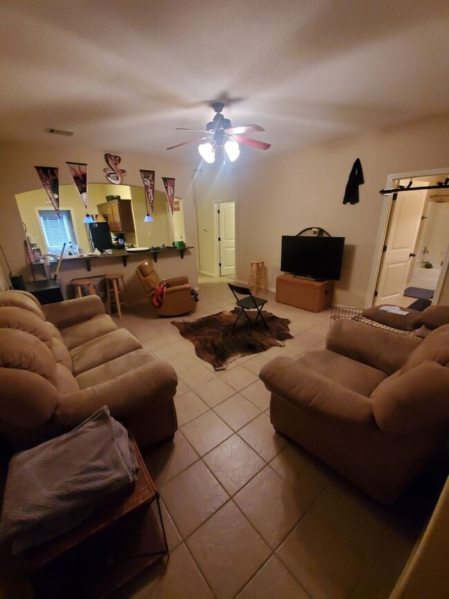 Photo - College Station - 3 bedrooms / 3 Baths Townhome in the Barracks!
