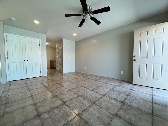 Photo - 1303-1313 W. Cedar Street Unidad MO1309