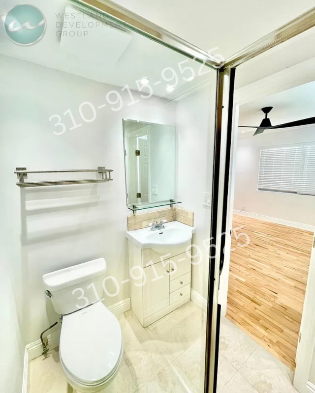 Photo - 1619 Brockton Ave Unidad 204