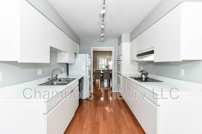 Photo - 1727 Larkmeade Dr