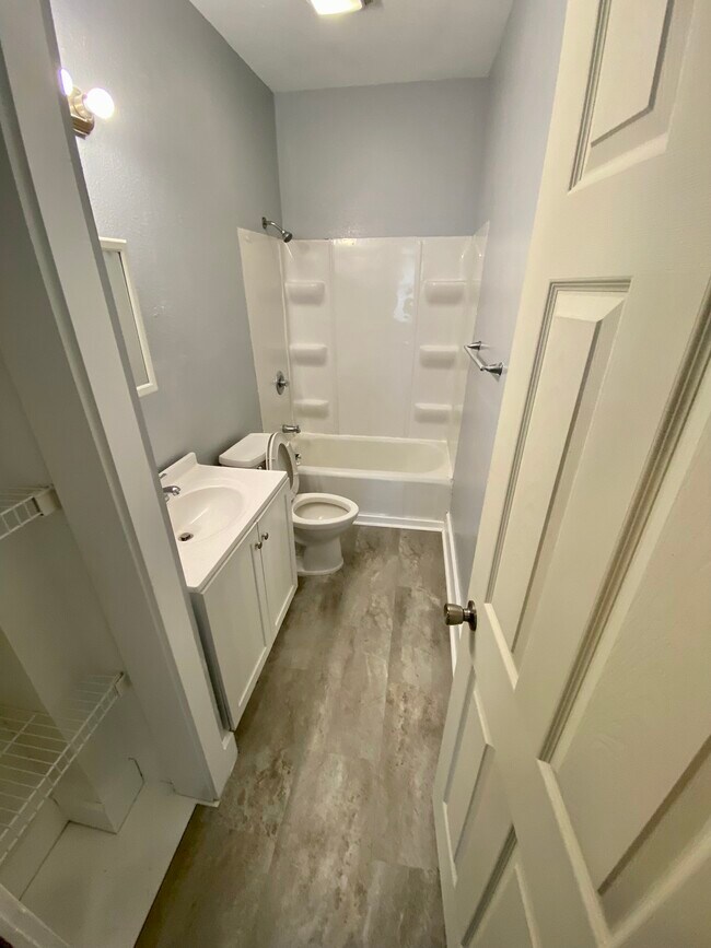 Bath - 1920 S 7th St