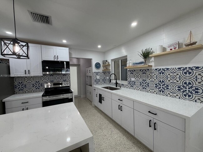 Photo - 219 S Bay Harbor Dr