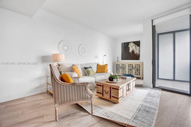 Photo - 121 NE 34th St Unidad 1814