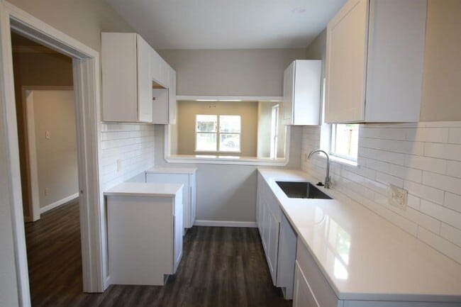 Building Photo - 2612 Isabella St