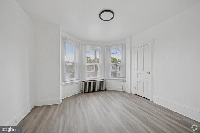 Building Photo - 6111 Pine St Rental