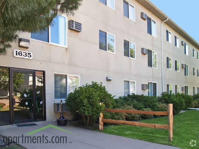 Community - Brick Pond Apartments