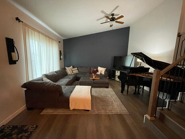 Building Photo - 1703 N Lea St