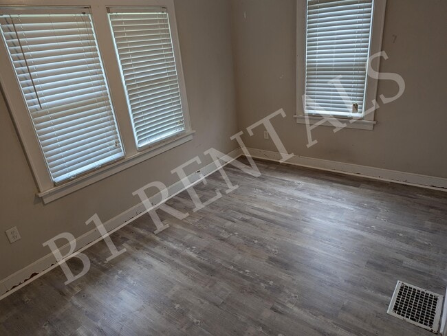 Photo - 1317 Hutchins Ave