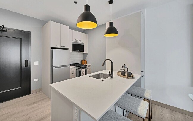 Photo - 2150 N Elston Ave