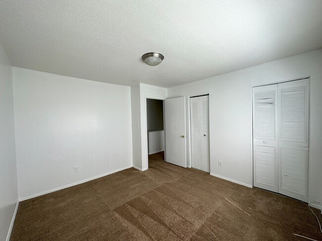 Courtyard Apartments