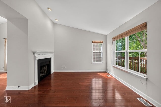 Photo - 831 Genesee Dr