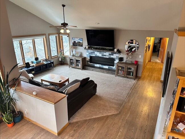 Photo - 318 Blackberry Ln