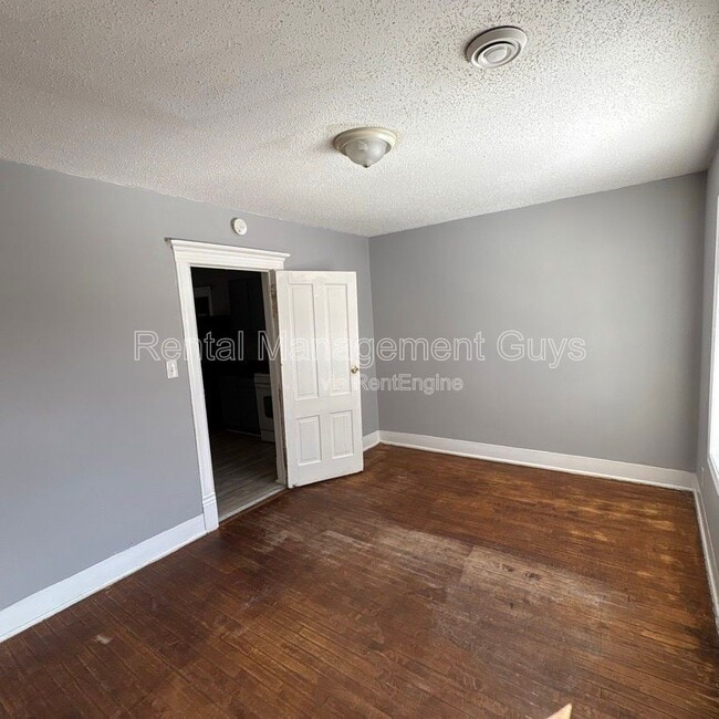 Photo - 2931 N Bryant Ave