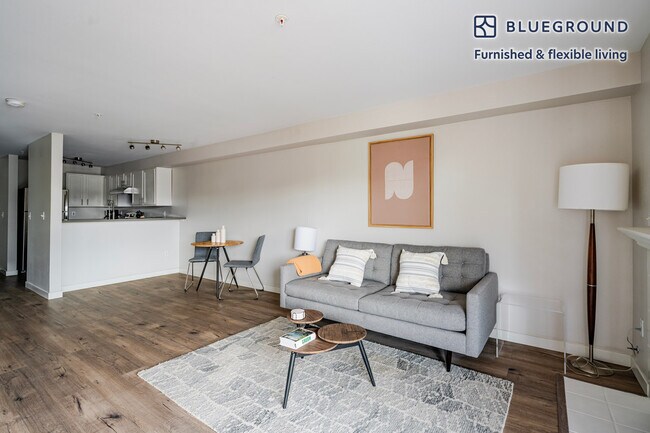 Photo - 526 Yale Ave N Unit FL4-ID993