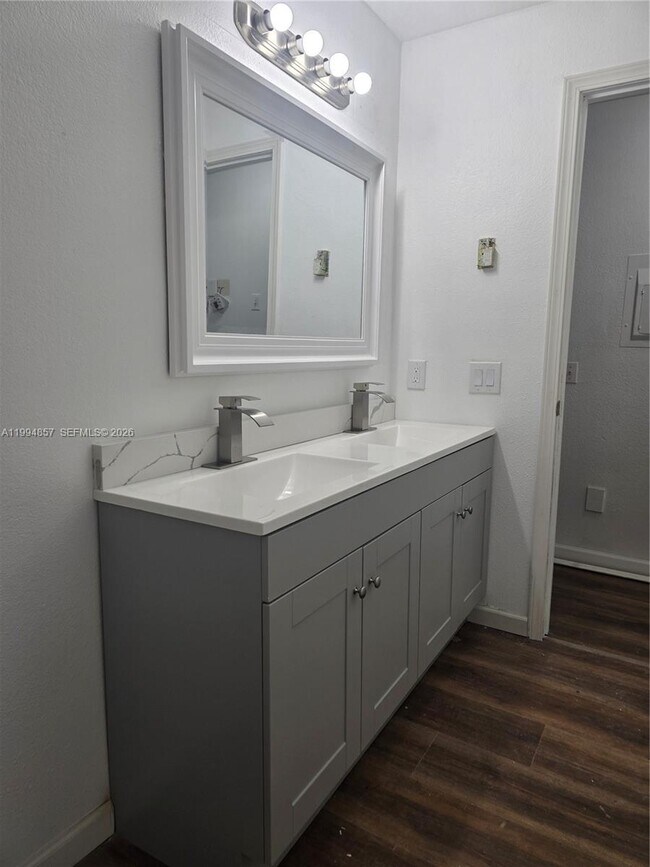 Photo - 423 N Lane St Unit 1