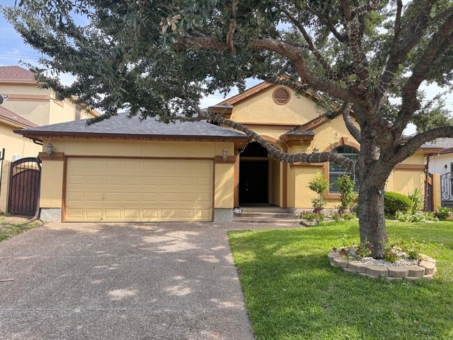 Building Photo - 705 Puig Dr