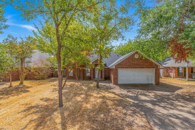 3 br, 2 bath House - 1208 Bayou Woods Dr 1... - 3 br, 2 bath House - 1208 Bayou Woods Dr 1...