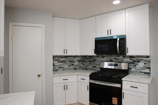 Photo - 9622 N Kildare Ave