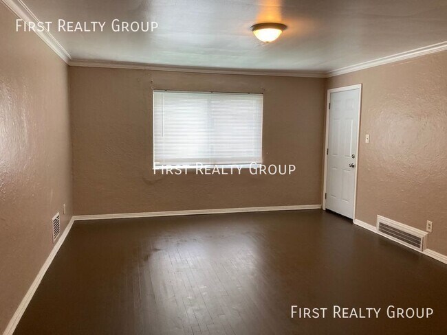 Photo - 16 W. Maplewood-#3 Unit #3