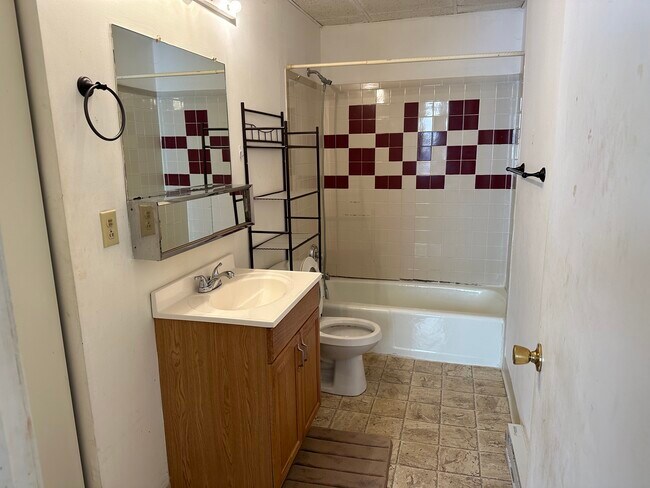 Photo - 33-37 W Main St (Courtside Building) Unidad 6