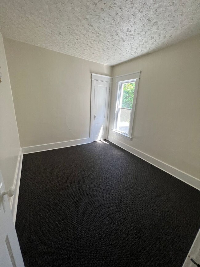 Photo - 454 W 2nd St Unit #1