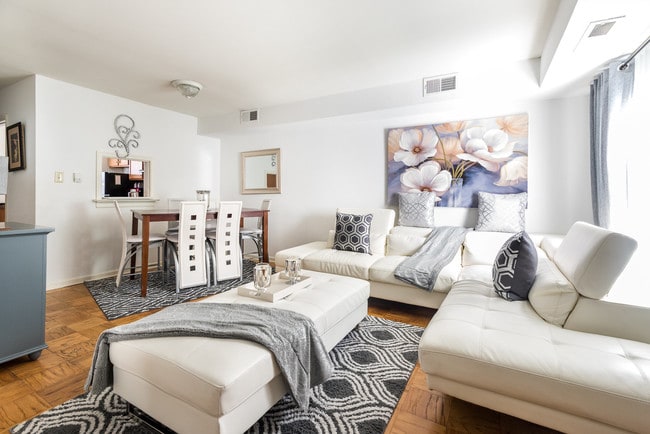 Photo - Williamsburg Park