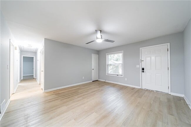 Photo - 690 Bellemeade Dr SW