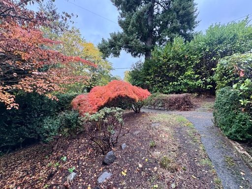 Photo - Large Queen Anne Home $3295