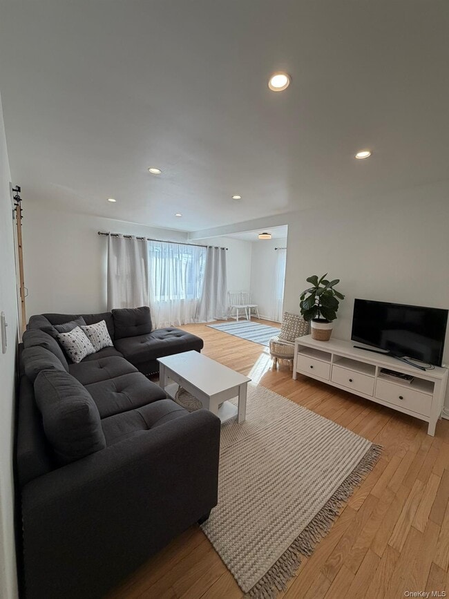 Photo - 36-26 192nd St