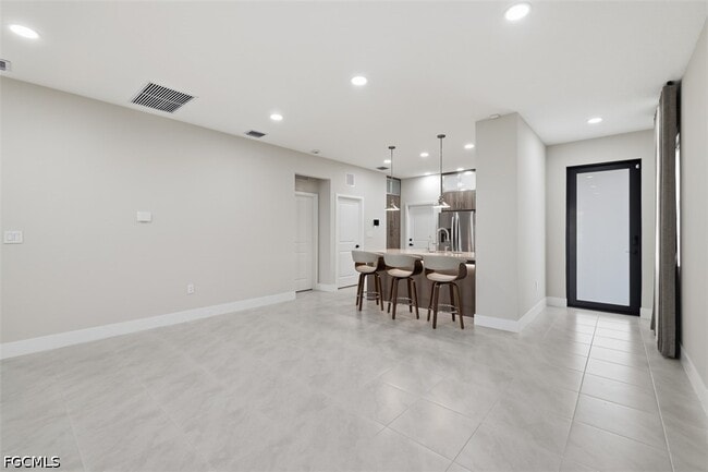 Photo - 5069 Penella Ave
