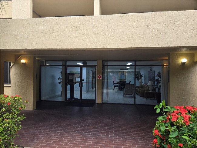 Photo - 733 SE 1st Way Unit 301