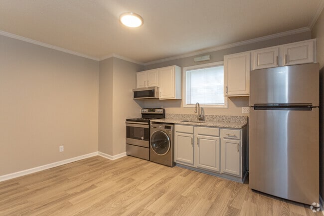 2BR, 1BA - 950 SF