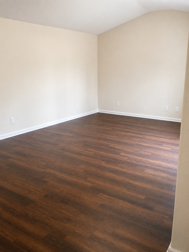 Photo - 24 Miller Park Cir