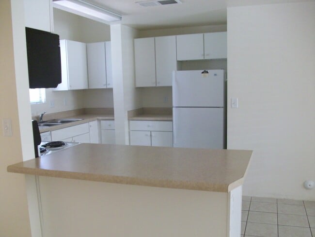 Photo - 439 E Linden St Unit 2
