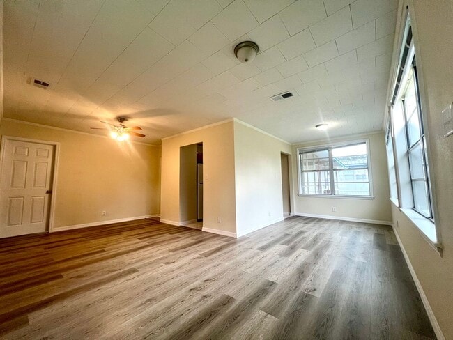 Photo - 3 Bed, 2 Bath FOR RENT- South Zepyhrhills